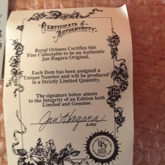 Retired Jan Hagara Mattie new in box - Picture 5 of 6